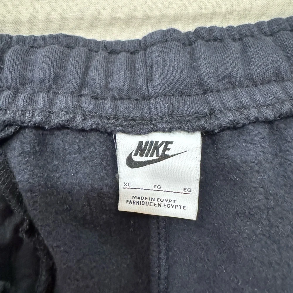Nike Men's Charcoal Joggers - Picture 7 of 7